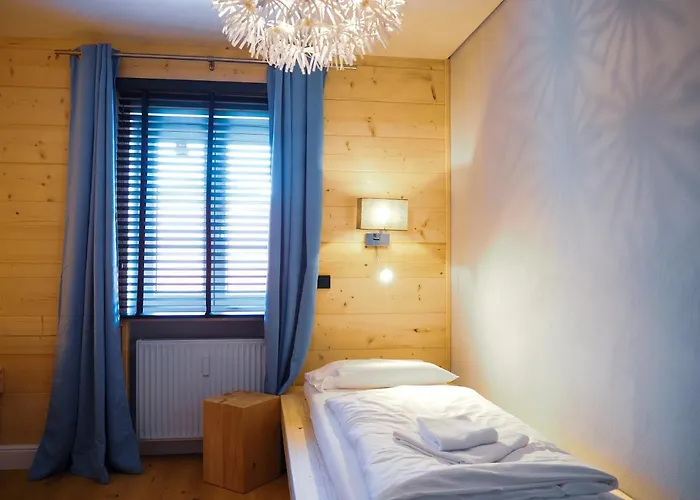 Отель Alpenliebe - Sauna & Whirlpool - 5*